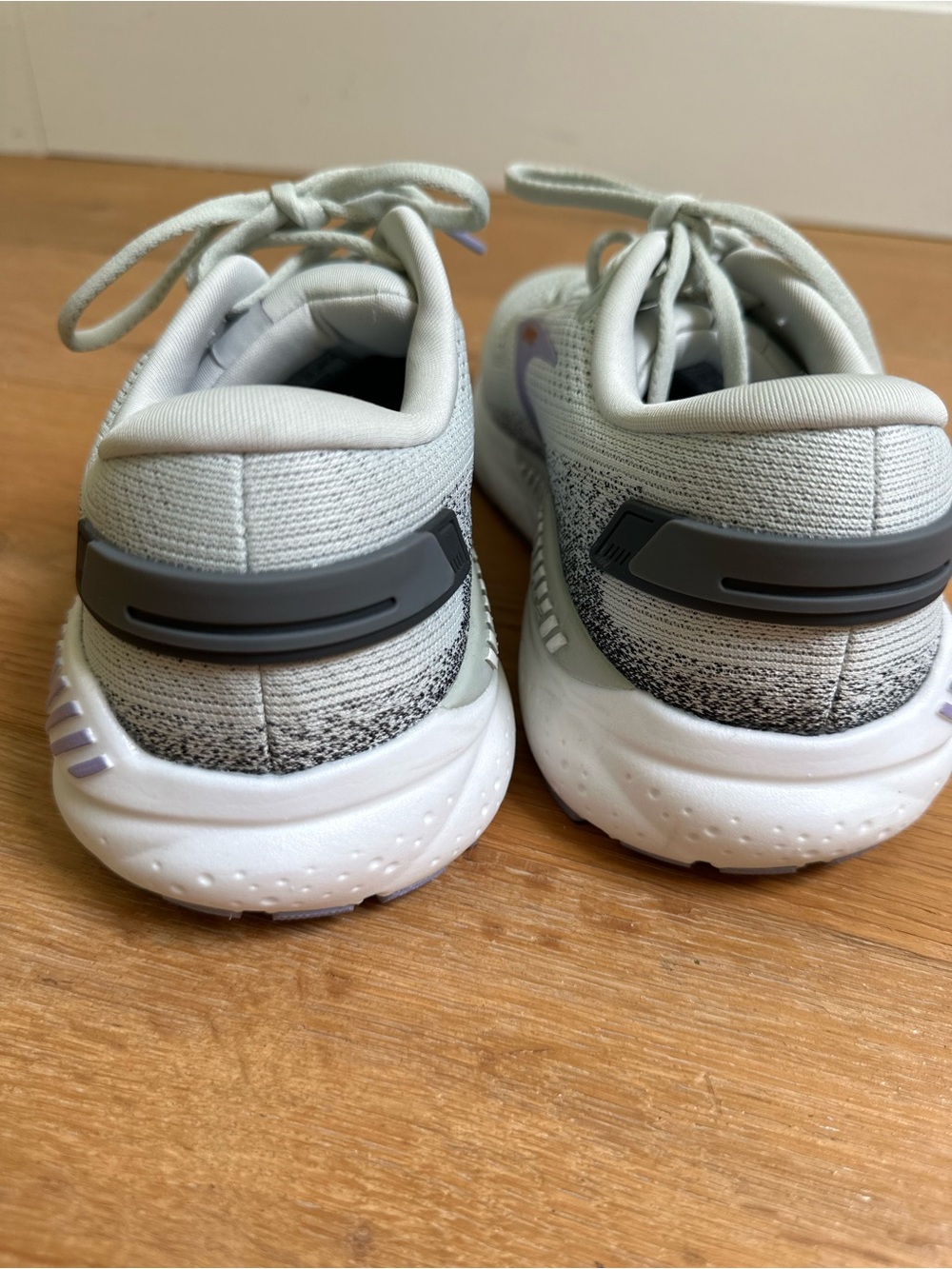 Brooks Ariel GTS 24 Running Shoes Grey Lavender Sz 9 - Picture 5 of 11